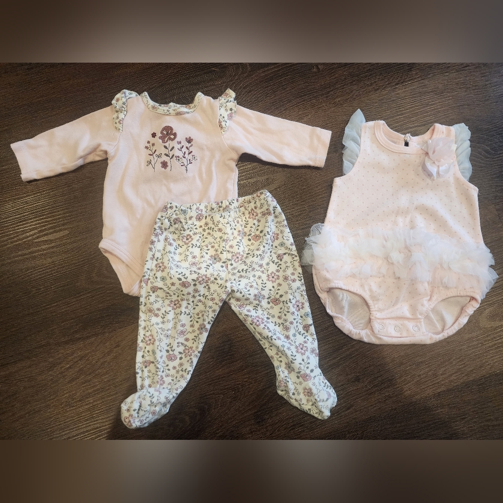 Kyle & Deena Infant 3 Piece Bundle size 3-6 Months Baby Girl